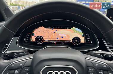 Внедорожник / Кроссовер Audi Q7 2017 в 