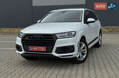 Внедорожник / Кроссовер Audi Q7 2017 в 