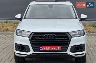 Внедорожник / Кроссовер Audi Q7 2017 в 