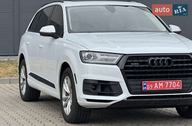 Внедорожник / Кроссовер Audi Q7 2017 в 