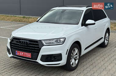 Внедорожник / Кроссовер Audi Q7 2017 в 