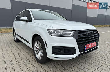 Внедорожник / Кроссовер Audi Q7 2017 в 