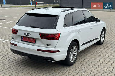 Внедорожник / Кроссовер Audi Q7 2017 в 
