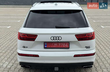 Внедорожник / Кроссовер Audi Q7 2017 в 