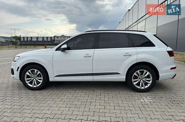 Внедорожник / Кроссовер Audi Q7 2017 в 