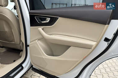 Внедорожник / Кроссовер Audi Q7 2017 в 