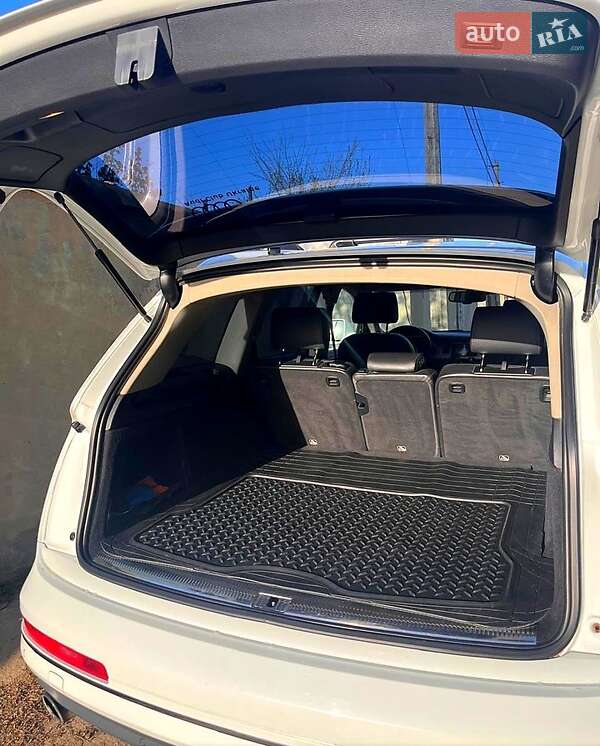 Внедорожник / Кроссовер Audi Q7 2013 в Одессе