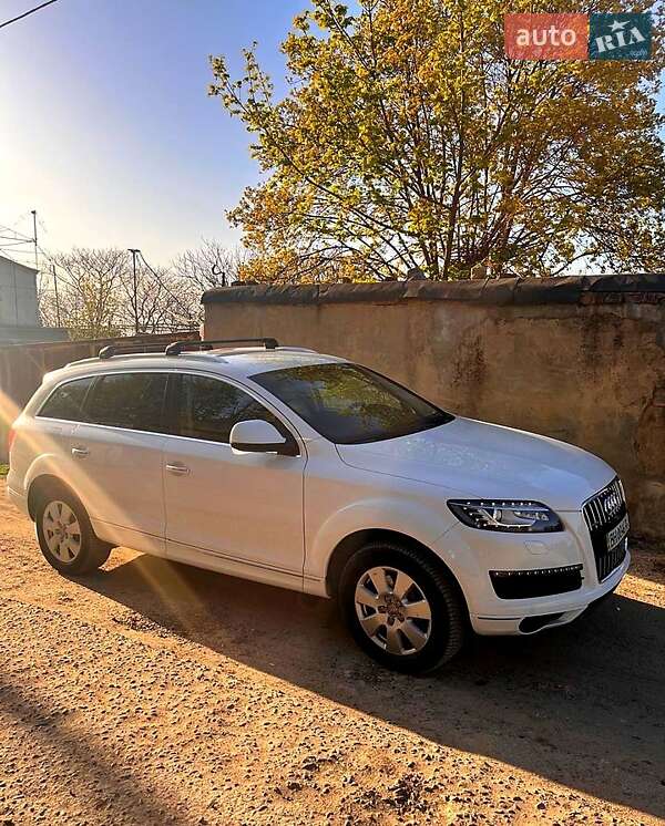 Внедорожник / Кроссовер Audi Q7 2013 в Одессе