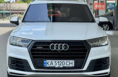 Внедорожник / Кроссовер Audi Q7 2016 в 