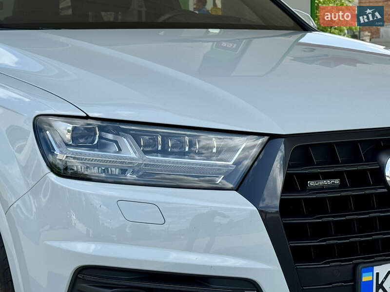 Внедорожник / Кроссовер Audi Q7 2016 в Житомире