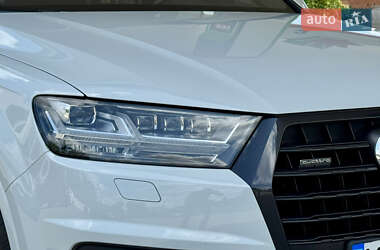 Внедорожник / Кроссовер Audi Q7 2016 в 