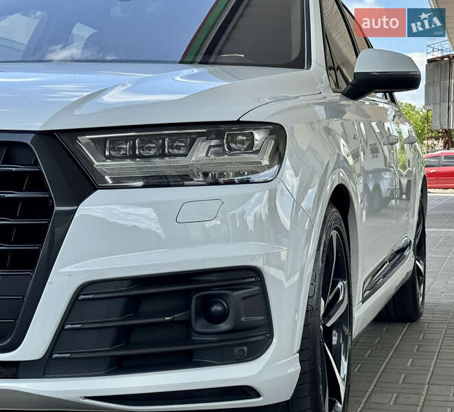 Внедорожник / Кроссовер Audi Q7 2016 в Житомире