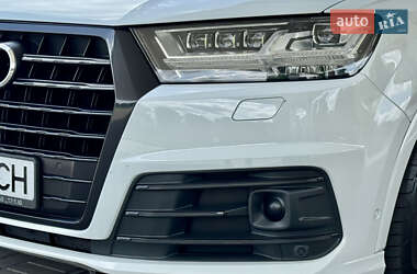 Внедорожник / Кроссовер Audi Q7 2016 в 