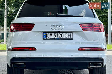 Внедорожник / Кроссовер Audi Q7 2016 в 