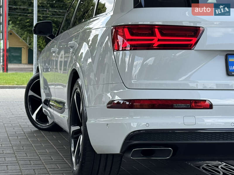Внедорожник / Кроссовер Audi Q7 2016 в Житомире