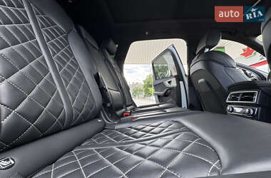 Внедорожник / Кроссовер Audi Q7 2016 в 