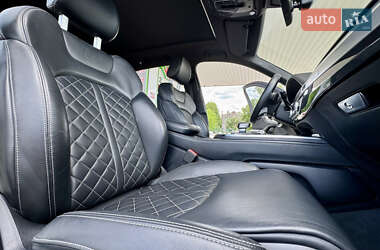 Внедорожник / Кроссовер Audi Q7 2016 в 