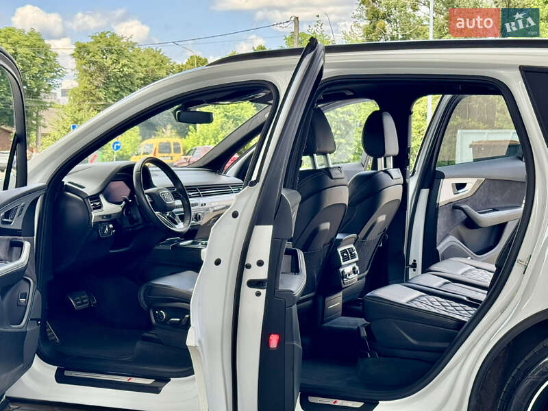 Внедорожник / Кроссовер Audi Q7 2016 в Житомире