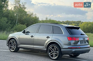 Внедорожник / Кроссовер Audi Q7 2017 в 