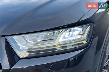 Внедорожник / Кроссовер Audi Q7 2015 в 