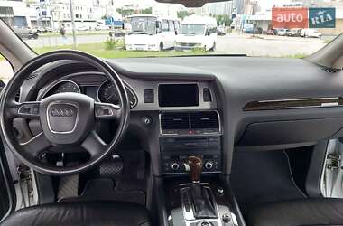 Внедорожник / Кроссовер Audi Q7 2010 в 