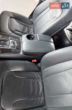 Внедорожник / Кроссовер Audi Q7 2010 в 