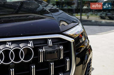 Внедорожник / Кроссовер Audi Q7 2021 в 