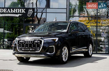 Внедорожник / Кроссовер Audi Q7 2021 в 