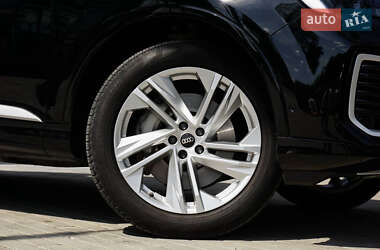 Внедорожник / Кроссовер Audi Q7 2021 в 
