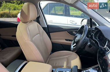 Внедорожник / Кроссовер Audi Q7 2021 в 