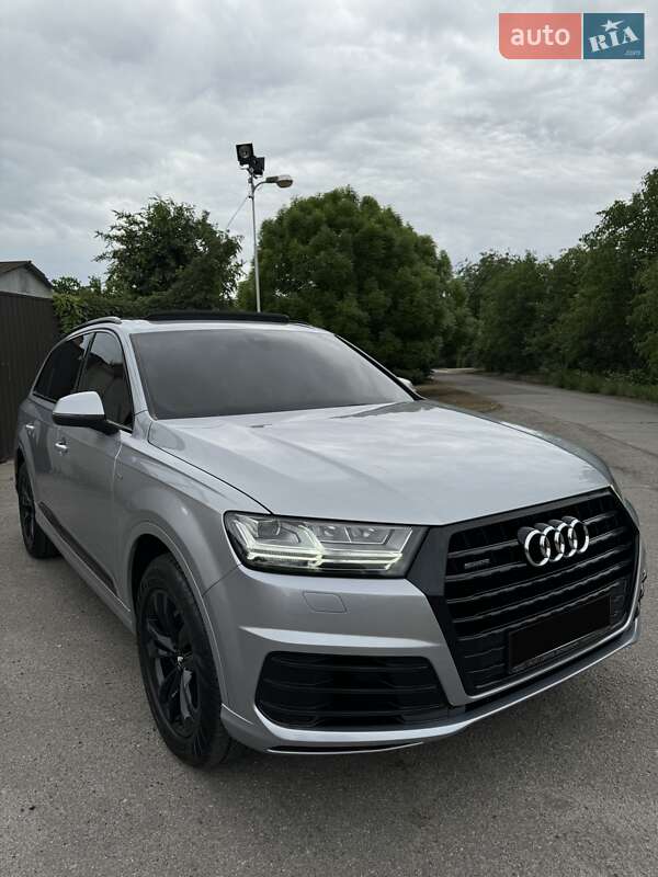 Позашляховик / Кросовер Audi Q7 2018 в Дніпрі