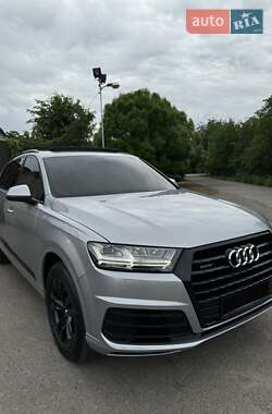 Внедорожник / Кроссовер Audi Q7 2018 в 