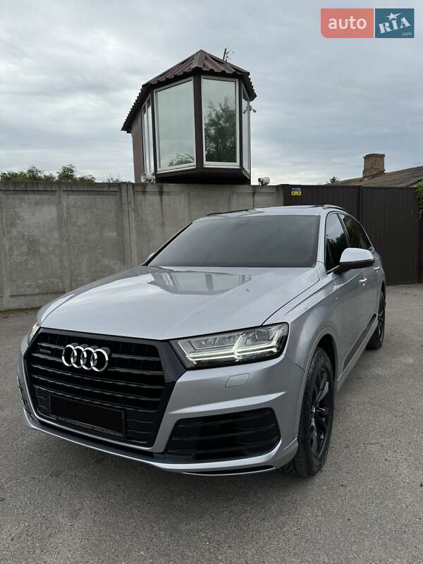 Позашляховик / Кросовер Audi Q7 2018 в Дніпрі