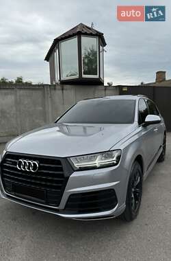 Внедорожник / Кроссовер Audi Q7 2018 в 