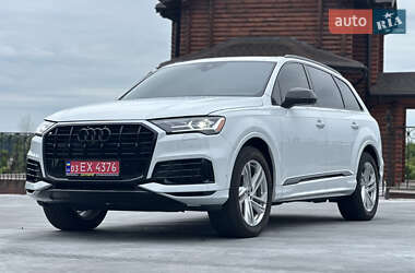 Внедорожник / Кроссовер Audi Q7 2021 в 