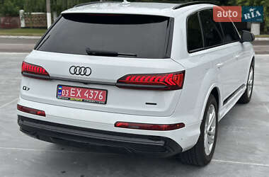 Внедорожник / Кроссовер Audi Q7 2021 в 