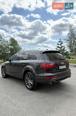 Позашляховик / Кросовер Audi Q7 2011 в 