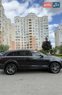Позашляховик / Кросовер Audi Q7 2011 в 