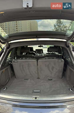 Позашляховик / Кросовер Audi Q7 2011 в 