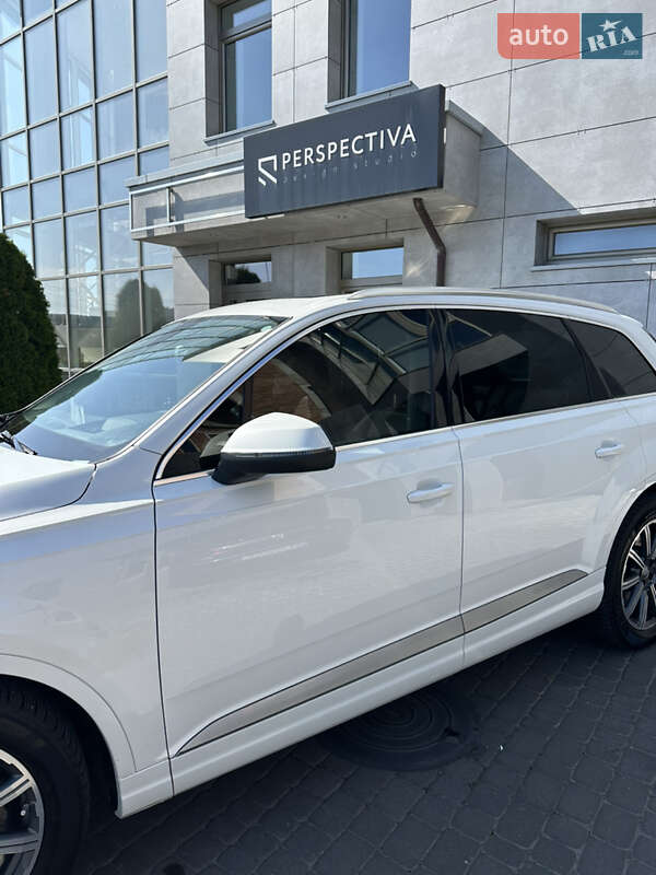 Внедорожник / Кроссовер Audi Q7 2016 в Хмельницком