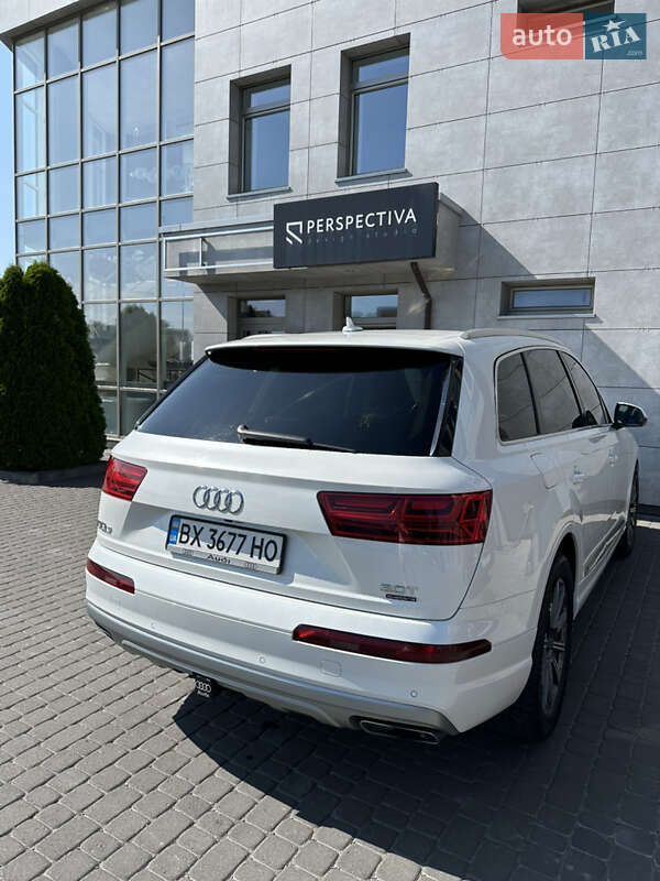 Внедорожник / Кроссовер Audi Q7 2016 в Хмельницком