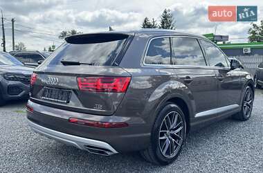 Внедорожник / Кроссовер Audi Q7 2015 в 