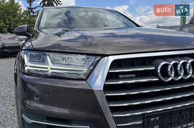 Внедорожник / Кроссовер Audi Q7 2015 в 