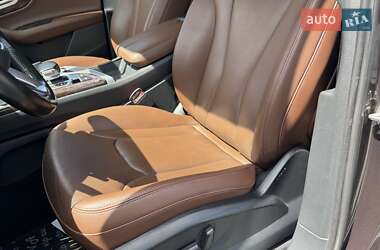 Внедорожник / Кроссовер Audi Q7 2015 в 