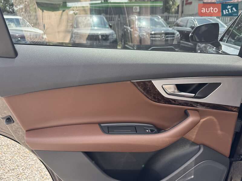 Внедорожник / Кроссовер Audi Q7 2015 в Тернополе