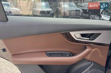 Внедорожник / Кроссовер Audi Q7 2015 в 