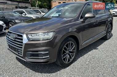 Внедорожник / Кроссовер Audi Q7 2015 в 