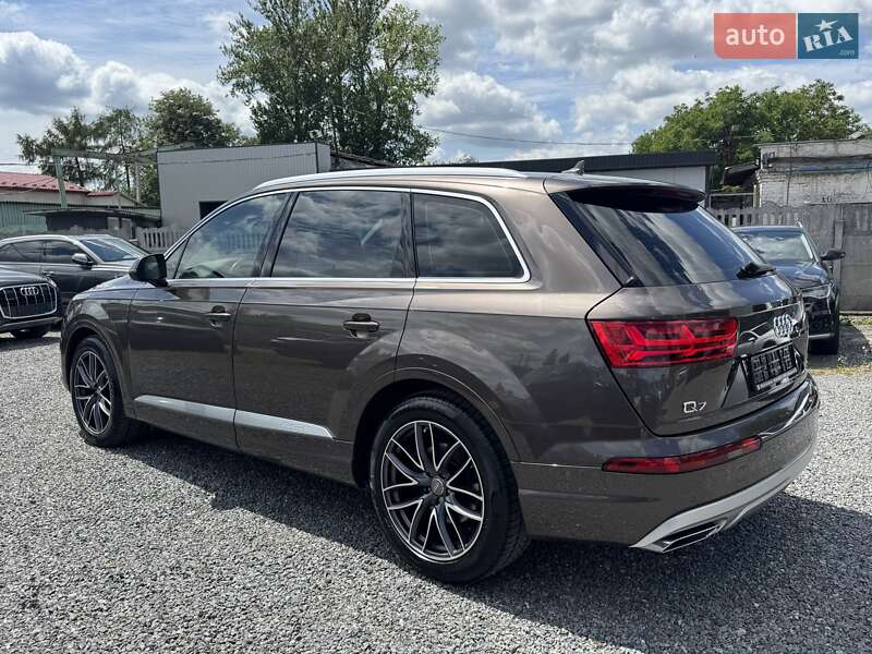 Внедорожник / Кроссовер Audi Q7 2015 в Тернополе