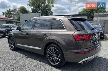 Внедорожник / Кроссовер Audi Q7 2015 в 