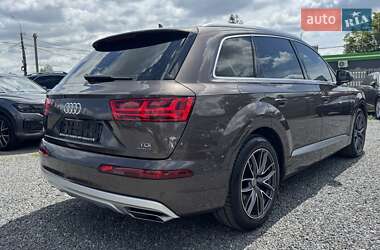 Внедорожник / Кроссовер Audi Q7 2015 в 